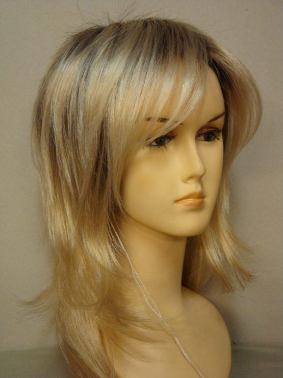 Półdługa peruka w kolorze blond