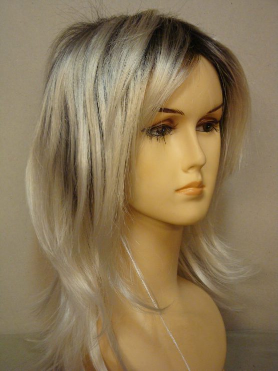 Długa peruka w kolorze białego blondu