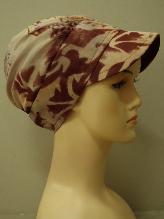 Bordowo-beżowa modna czapka z daszkiem