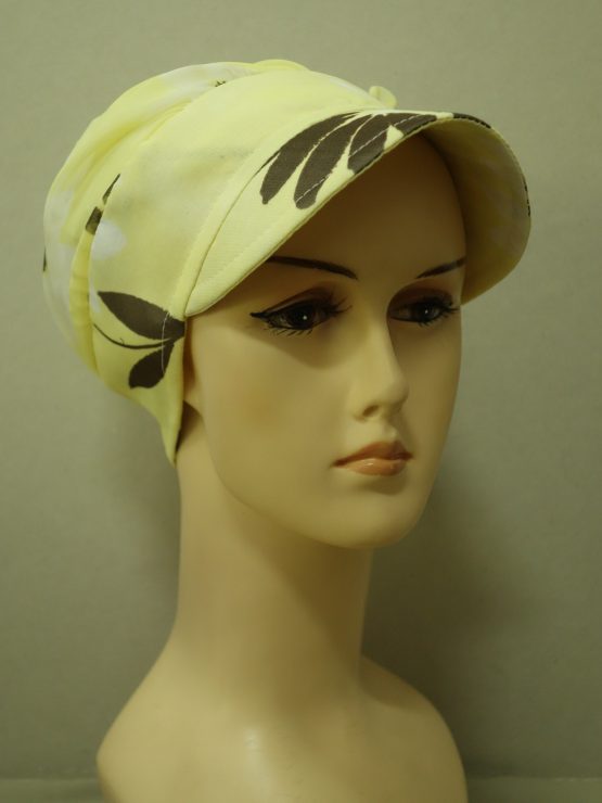 Słoneczna modna czapka z daszkiem w kwiaty