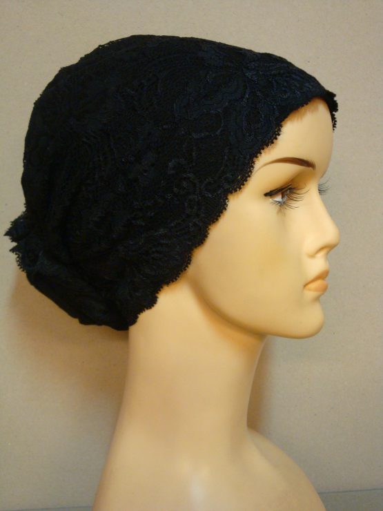 Czarny koronkowy turban na bawełnianej podstawie
