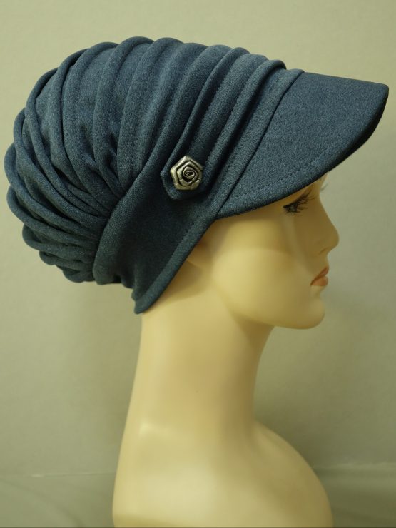 Niebieska modna czapka z daszkiem