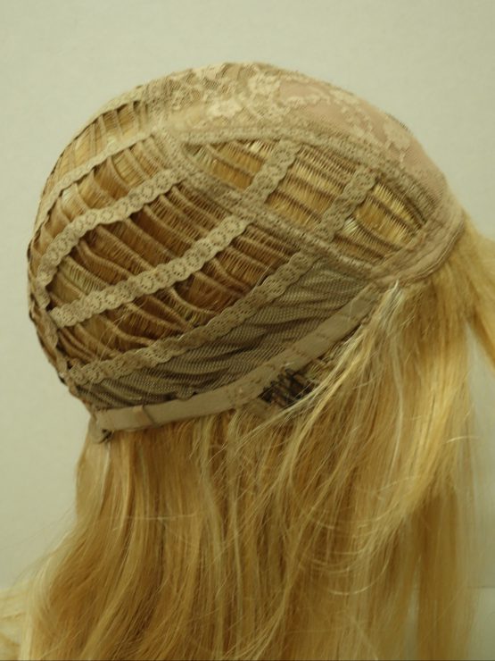 Długa naturalna peruka w kolorze złotego blondu