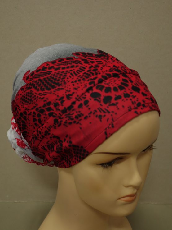 Czerwono-popielaty turban z dekoracją