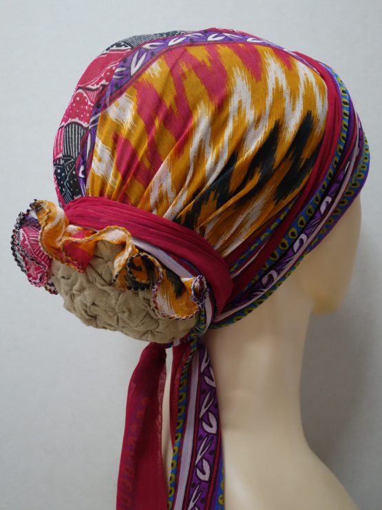 Kolorowy turban w indyjskie wzory
