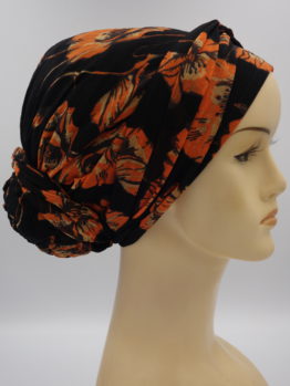 Czarny turban w pomarańczowe kwiaty