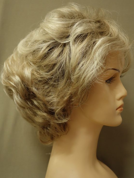 Krótka peruka blond na ciemniejszej podstawie kręcona