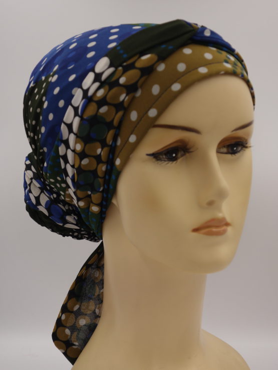 Kolorowy turban w grochy, z dekoracją