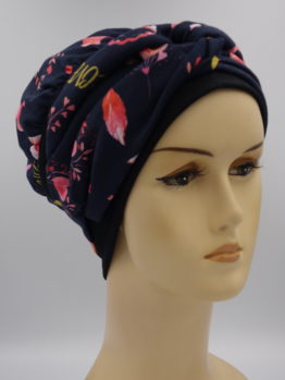 Granatowo-czarna modna czapka z dekoracją