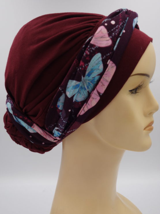 Bordowy turban drapowany